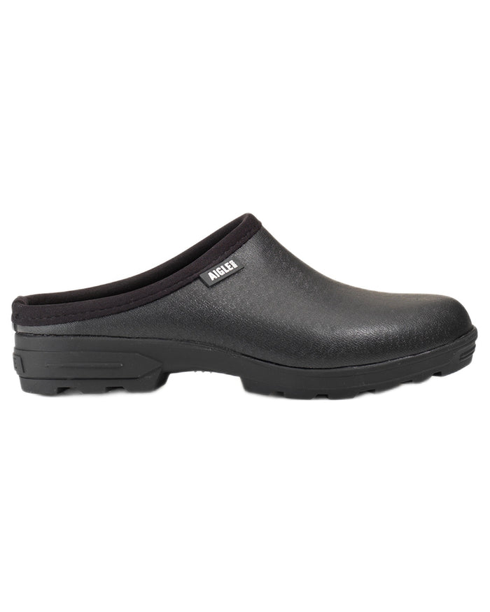 Noir coloured Aigle Mens Lessfor Dual Material Open Clogs on white background #colour_noir