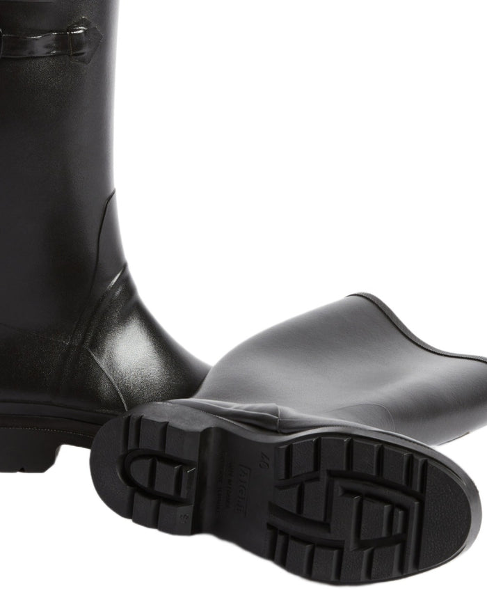Noir coloured Aigle Womens Cessac Gardening Wellingtons on white background #colour_noir