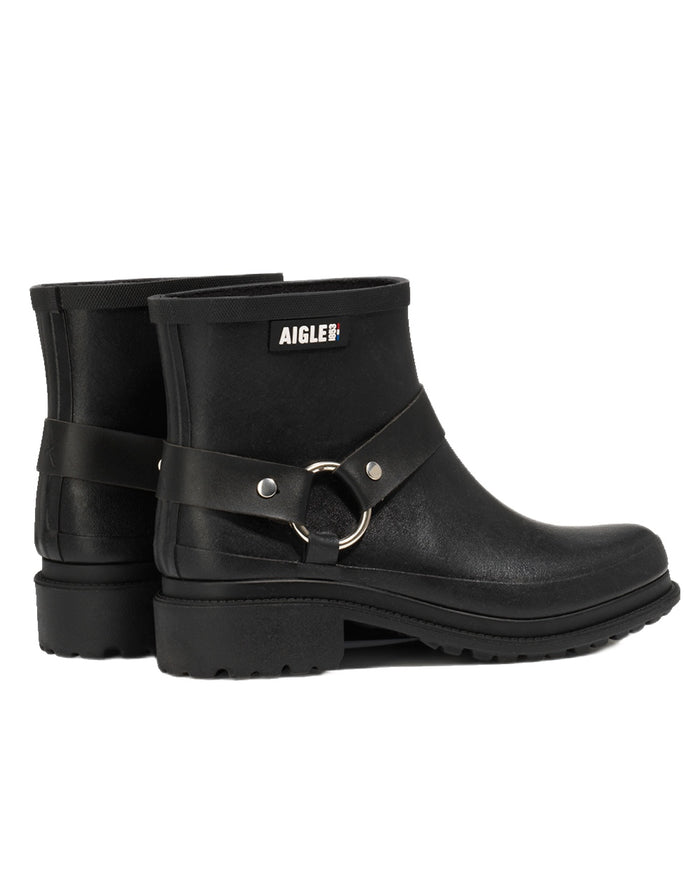 Noir coloured Aigle Womens Macadames Short Wellington Boots on white background #colour_noir