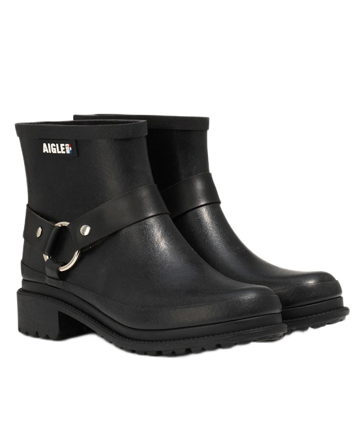 Noir coloured Aigle Womens Macadames Short Wellington Boots on white background #colour_noir