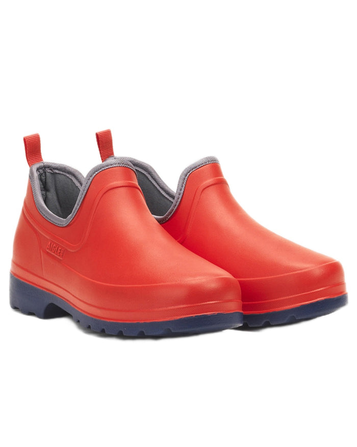 Sweet Dark Navy coloured Aigle Womens Taden Plus 2 Ultra Light Closed Clogs on white background #colour_sweet-dark-navy