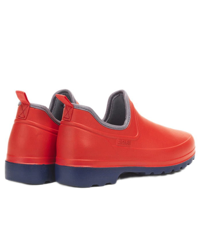 Sweet Dark Navy coloured Aigle Womens Taden Plus 2 Ultra Light Closed Clogs on white background #colour_sweet-dark-navy