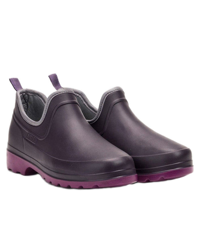 Aubergine Dahlia coloured Aigle Womens Taden Plus 2 Ultra Light Closed Clogs on white background #colour_aubergine-dahlia