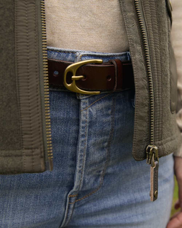 Earth coloured Ariat Womens Millbrae Gilet close up background #colour_earth