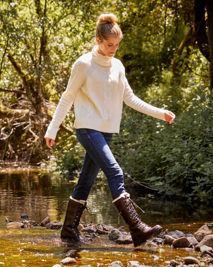 Dark Mocha Ariat Womens Wythburn II Sherpa Waterproof Boots on river background #colour_dark-mocha
