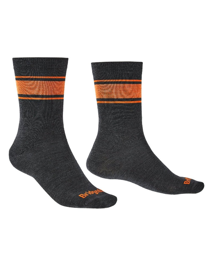 Graphite coloured Bridgedale Ultra Light Merino Performance Socks on white background #colour_graphite