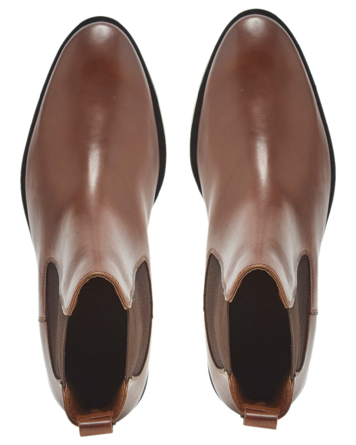 Tan Coloured Chatham Womens Allerton Premium Leather Chelsea Boots on white background #colour_tan