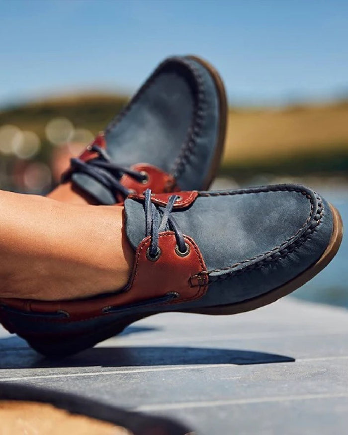 Navy Seahorse Coloured Chatham Womens Bermuda G2 Leather Boat Shoes on blurry background #colour_navy-seahorse