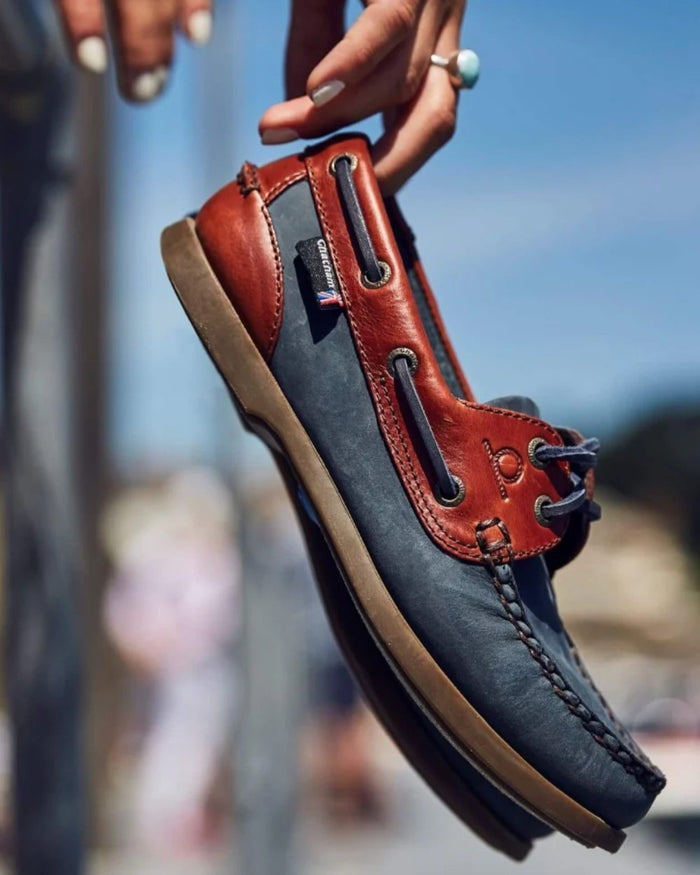 Navy Seahorse Coloured Chatham Womens Bermuda G2 Leather Boat Shoes on blurry background #colour_navy-seahorse