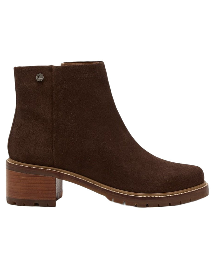Dark Brown coloured Chatham Womens Hays Casual Heeled Zip Boots on white background #colour_dark-brown