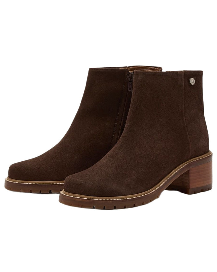 Dark Brown coloured Chatham Womens Hays Casual Heeled Zip Boots on white background #colour_dark-brown