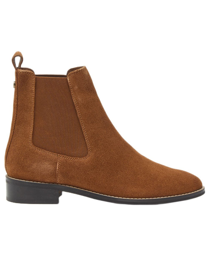 Tan Coloured Chatham Womens Lynch Premium Suede Chelsea Boots on white background #colour_tan