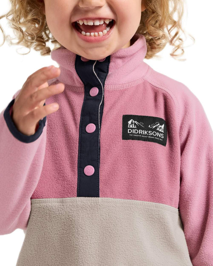 Heather Pink coloured Didriksons Childrens Monte Half Button Fleece 5 on white background #colour_heather-pink