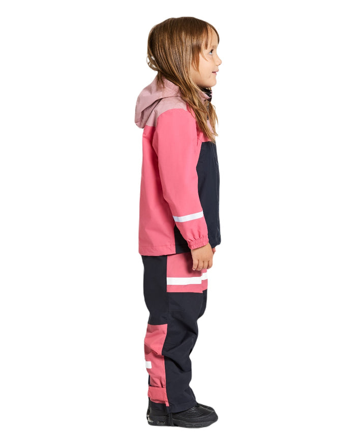 Soft Pink coloured Didriksons Childrens Pilvi Jacket on white background #colour_soft-pink