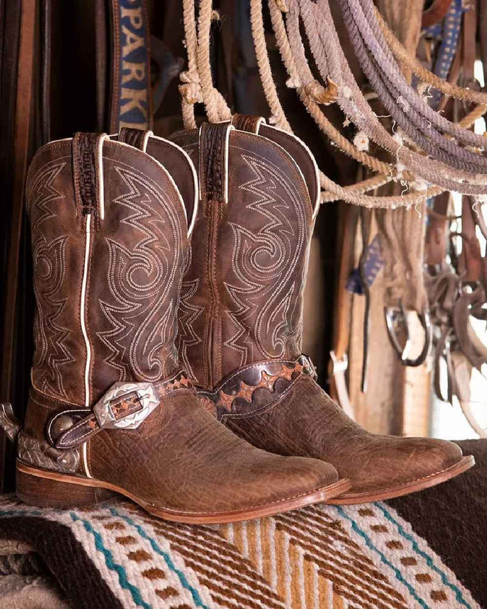 Worn Saddle Coloured Durango Womens Arena Pro Western Boots on outdoor background #colour_worn-saddle