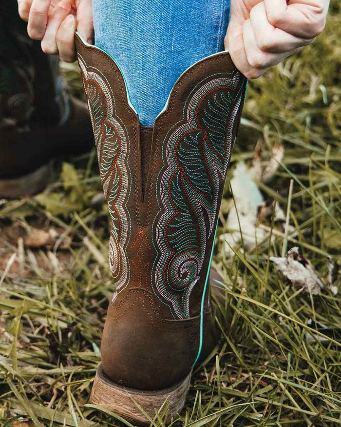 Juniper Brown Coloured Durango Womens Rebel Pro Juniper Brown Western Boots on outdoor Background
#colour_juniper-brown