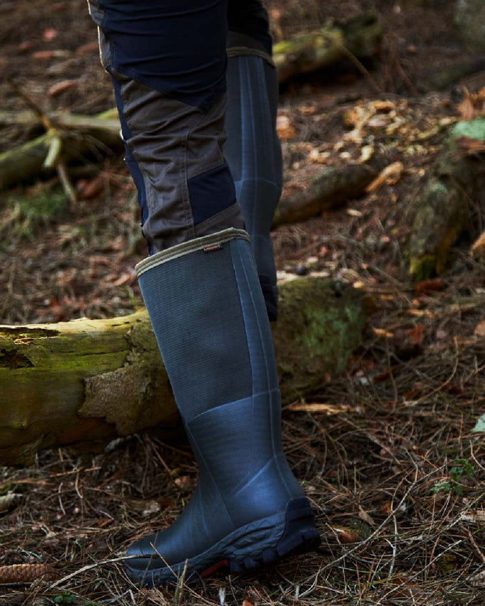 Dark Green Coloured Gateway1 Woodbeater 18" 7mm Side Zip Wellingtons on outdoor background #colour_dark-green