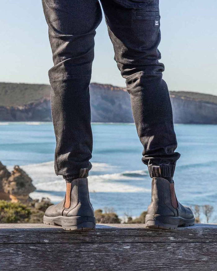 Brown Coloured Hard Yakka Brumby Non-Safety Dealer Boots on Outdoor Background
#colour_brown