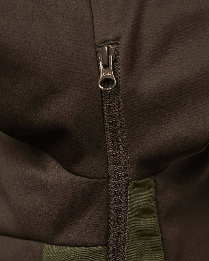 Forest Shade coloured Harehill Ridgegate Active Hybrid Jacket on white background #colour_forest-shade