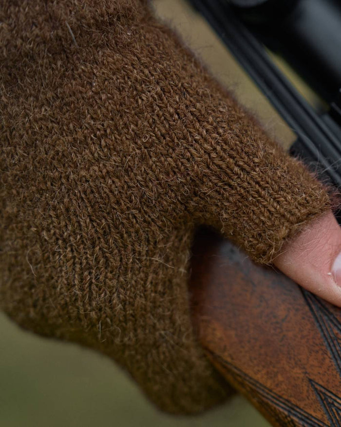 Pinecone Brown Coloured Harkila Alpacka Half Finger Gloves on outdoor background #colour_pinecone-brown