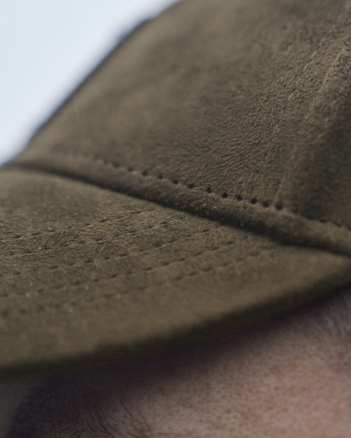 Hunting Green Coloured Harkila Berkshire Cap on outdoor background #colour_hunting-green