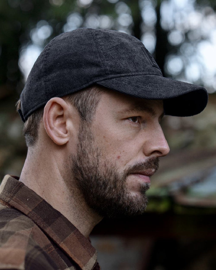 Phantomcoloured Harkila Corduroy Cap on outdoor background.  #colour_phantom