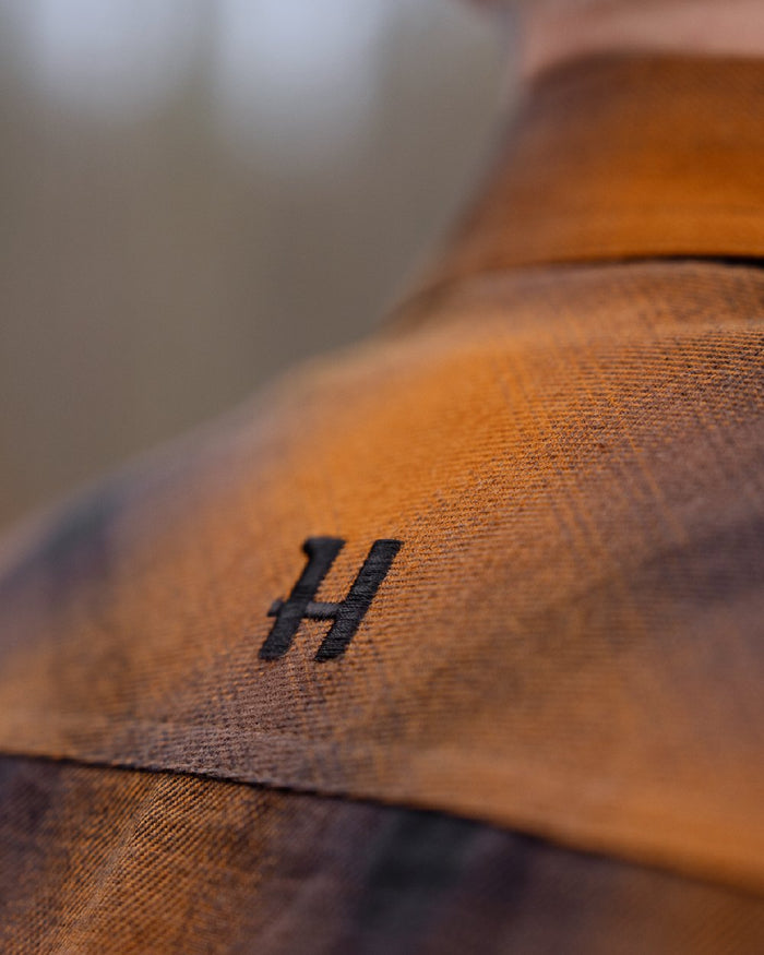 Maple Check coloured Harkila Folke Long Sleeve Shirt ocollar close up #colour_maple-check