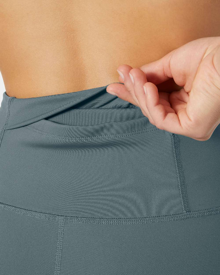 Alpine Frost coloured Helly Hansen Womens HP Leggings on white background #colour_alpine-frost