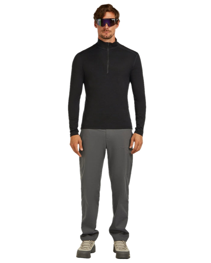 Black Coloured Icebreaker Mens Merino 200 Oasis Half Zip Thermal Top on white background #colour_black