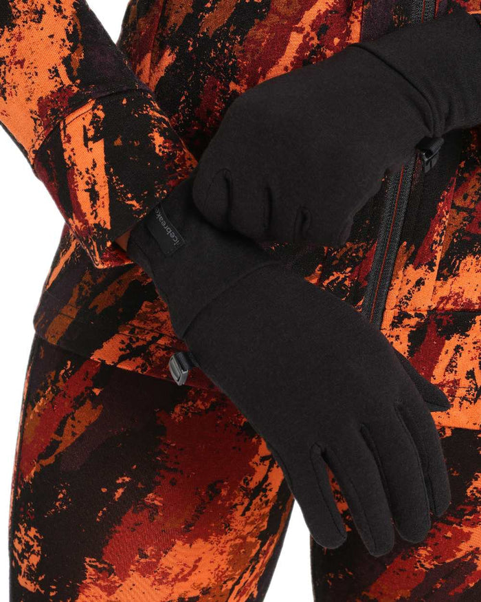Black Coloured Icebreaker Unisex Merino Blend 360 Sierra Gloves on white background #colour_black