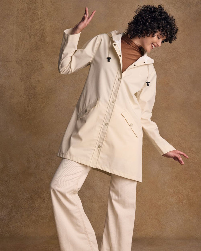 Pearl Coloured Jack Murphy Womens Fiadh Waterproof Jacket on indoor background #colour_pearl