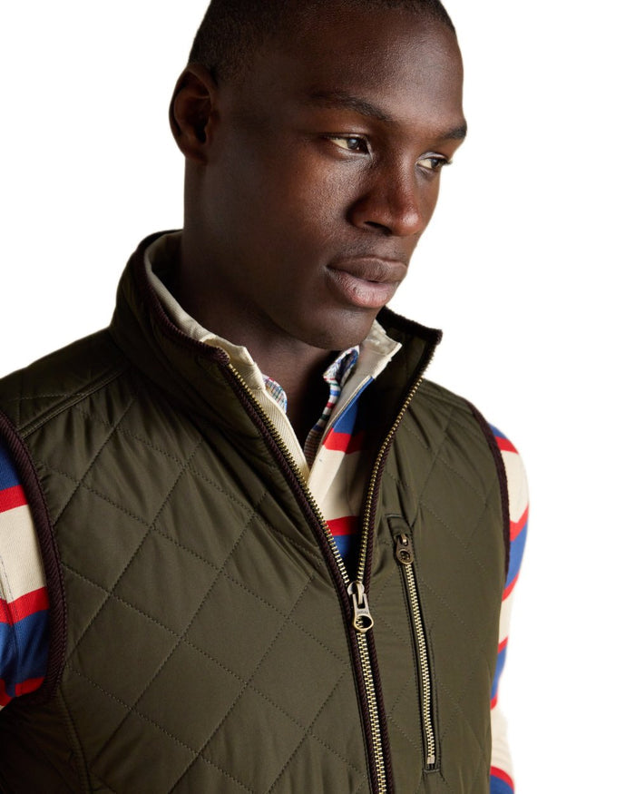 Green coloured Joules Mens Maynard Diamond Quilted Gilet on white background #colour_green