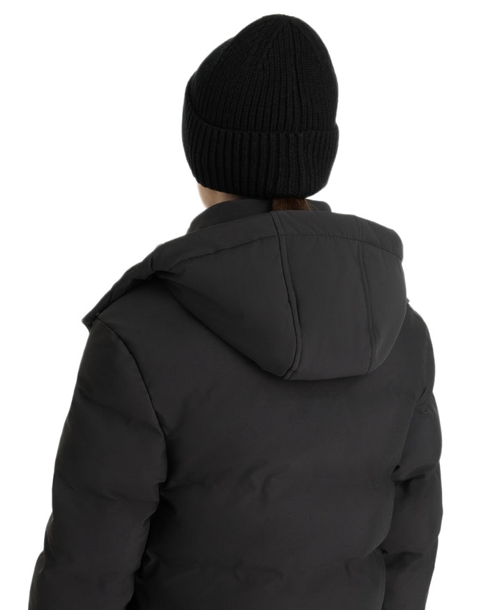 Black coloured LeMieux Bodie Beanie on white background #colour_black