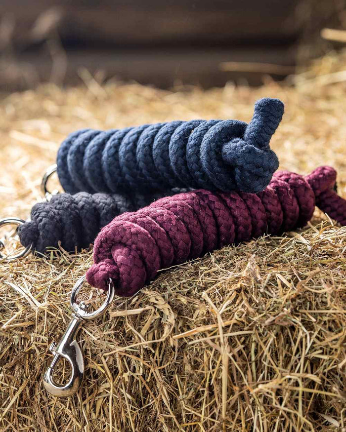 Navy coloured LeMieux Cotton Lead Rope on hay background #colour_navy