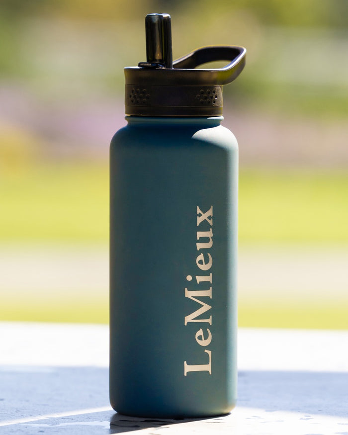 Jungle coloured LeMieux Drinking Bottle on outdoor background #colour_jungle