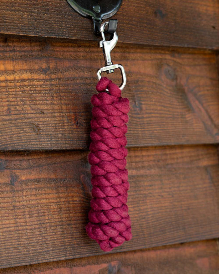 Ember Coloured LeMieux Polycotton Leadrope On A Stable Background #colour_ember