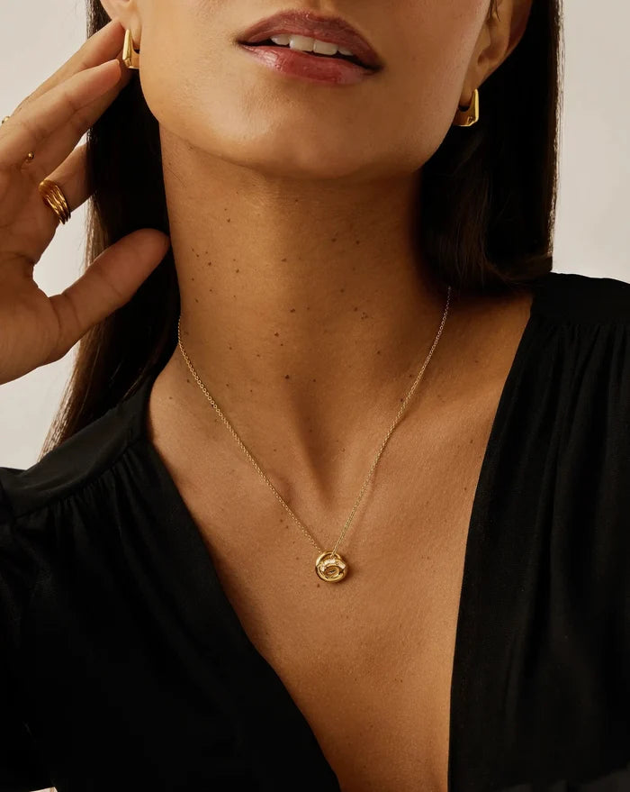 Lucy Williams Pavé Knot Pendant Necklace | 18ct Gold Plated Necklaces Missoma