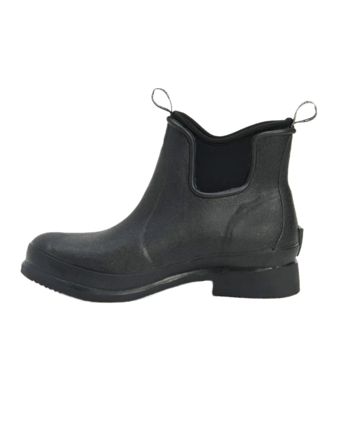 Black Coloured Muck Boots Wear Ankle Boots on white background #colour_black