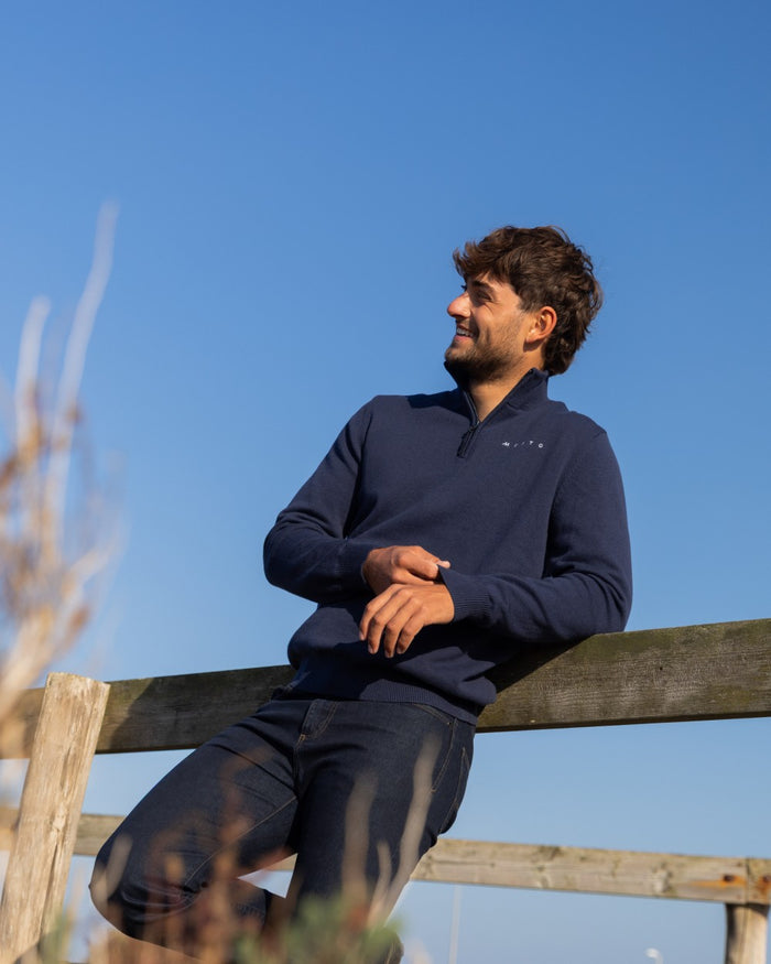 Navy Coloured Musto Mens Evo Windproof Knit Jacket on outdoor background #colour_navy