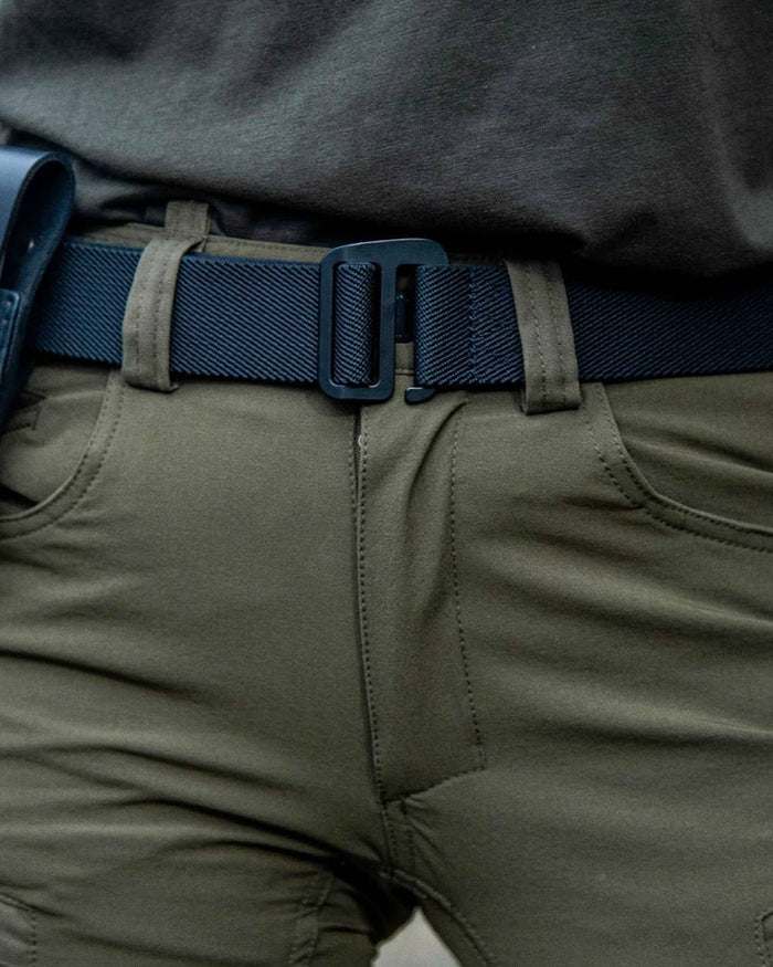 Black coloured Northern Hunting Fluks Belt For Outdoor on outdoor background #colour_black