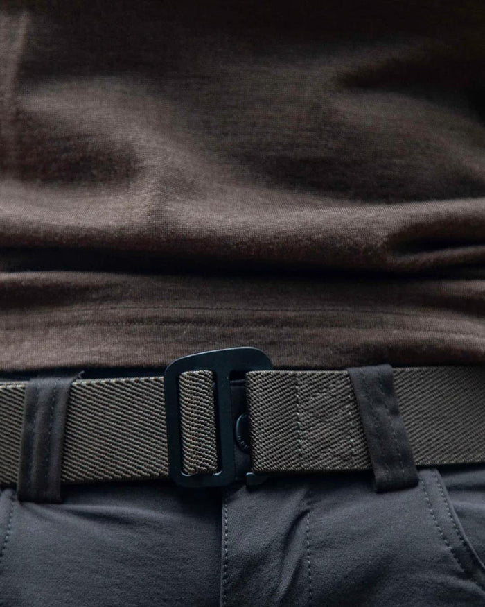 Green coloured Northern Hunting Fluks Belt For Outdoor on outdoor background #colour_green