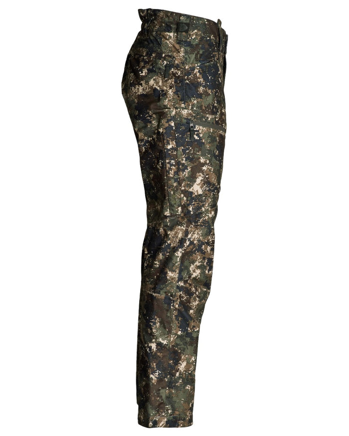 Camo coloured Northern Hunting Mens Skjold Arn G2 Waterproof Hunting Trousers on white background #colour_camo