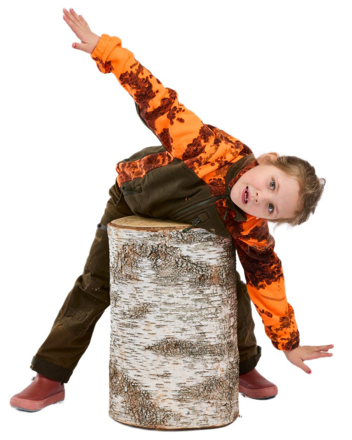 Strata Blaze Hunter Green coloured Pinewood Childrens Furudal Hunters Camou Fleece Jacket on white background #colour_strata-blaze-hunter-green