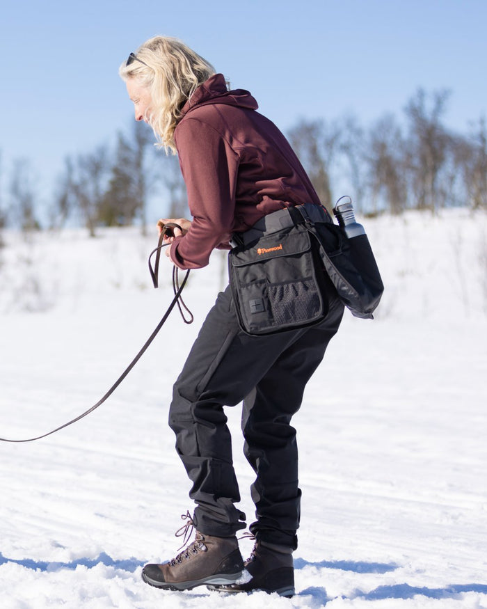 Black Dark Anthracite Coloured Pinewood Dog Sports Utility Belt on snow background #colour_black-dark-anthracite