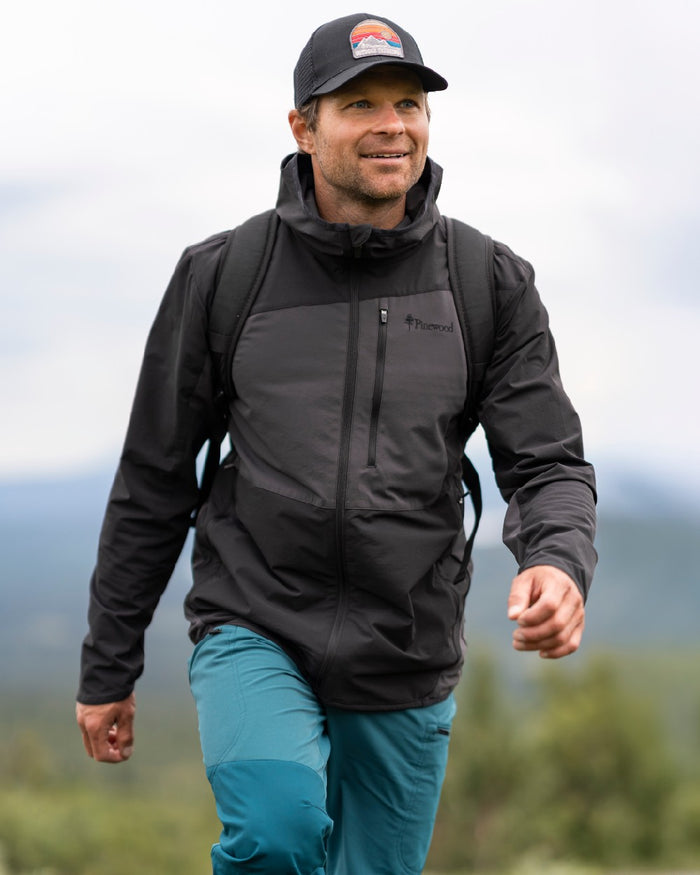Black Dark Anthracite Coloured Pinewood Mens Abisko Light Stretch Jacket on outdoor background #colour_black-dark-anthracite