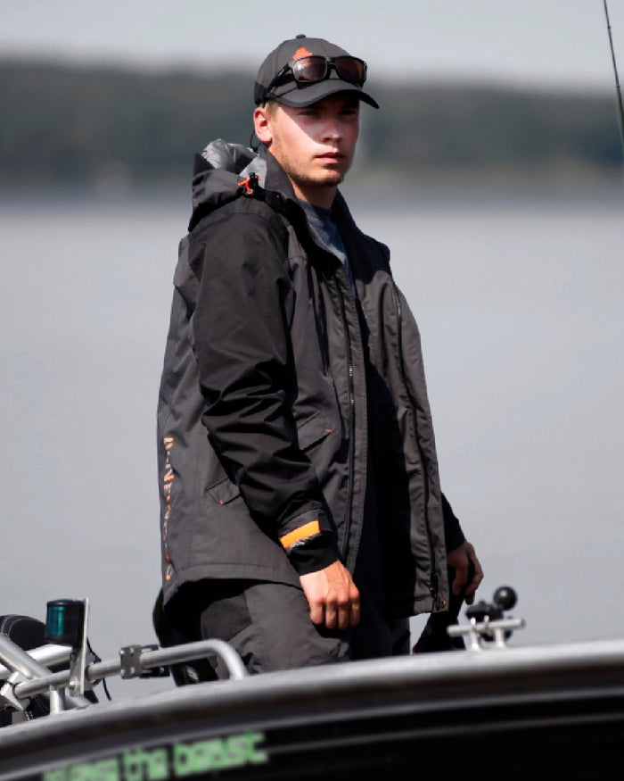 Dark Anthracite Black Coloured Pinewood Mens Bolmen Fishing Jacket on outdoor background #colour_dark-anthracite-black