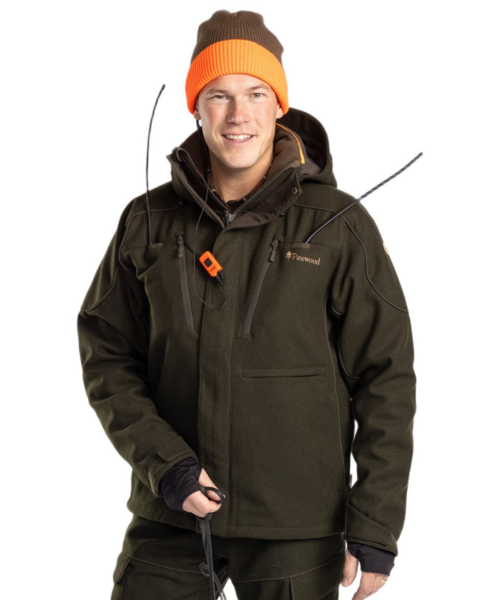 Moss Green coloured Pinewood Mens Furudal Hunters Wool Jacket on white background #colour_moss-green