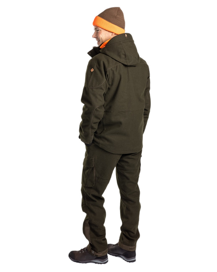 Moss Green coloured Pinewood Mens Furudal Hunters Wool Jacket on white background #colour_moss-green