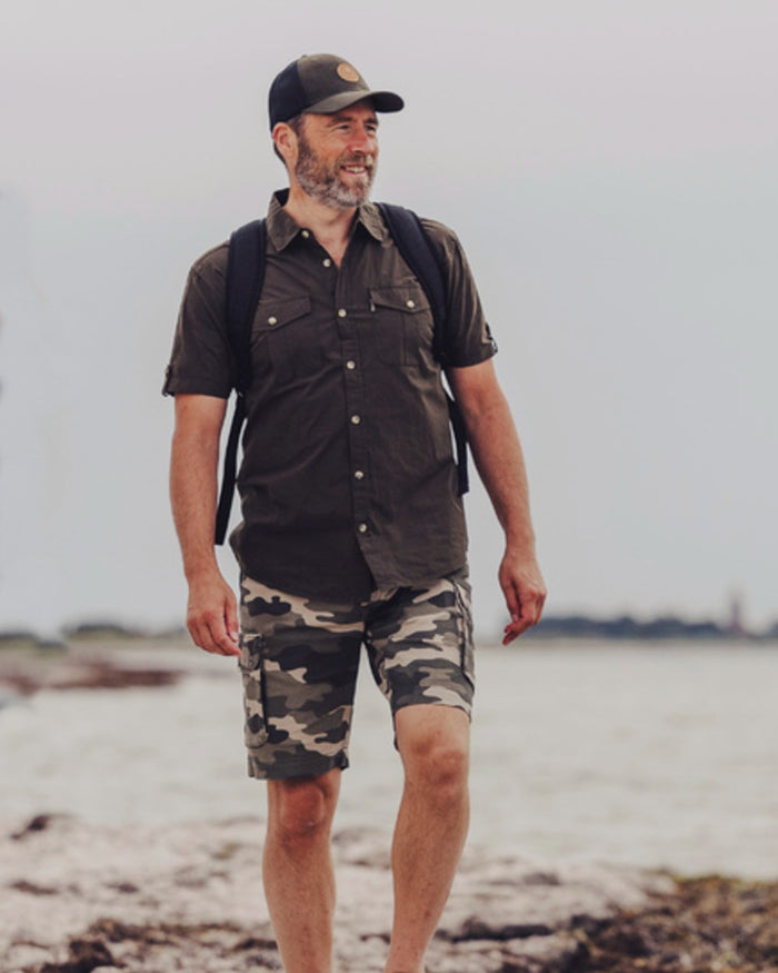 Khaki Camouflage Coloured Pinewood Mens Värnamo Serengeti sea on white background #colour_khaki-camouflage