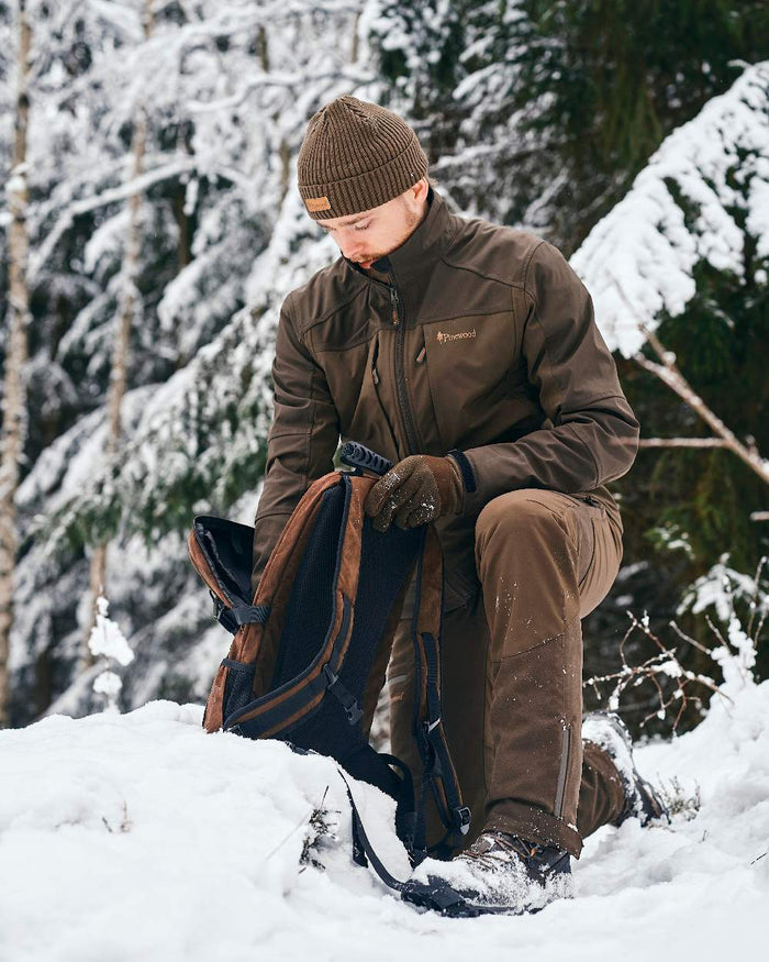 Hunting Brown Suede Brown Coloured Pinewood Smaland Hunters Extreme Fleece Gloves on snow background #colour_hunting-brown-suede-brown